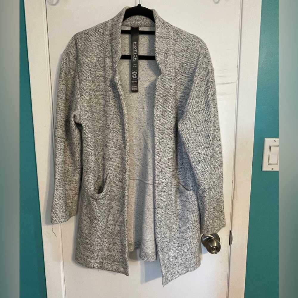Grey shacket / cardigan
